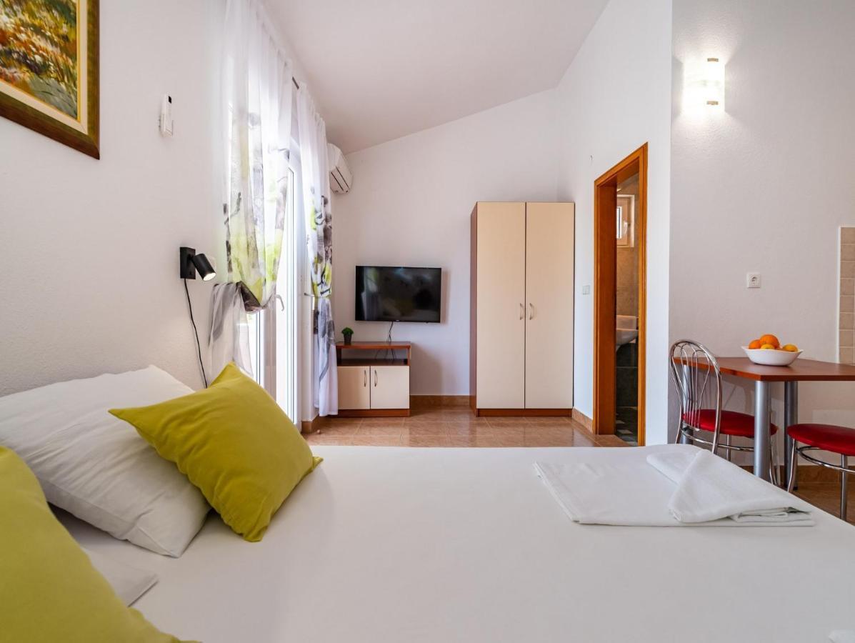 Apartments Prkacin Starigrad Paklenica Ngoại thất bức ảnh