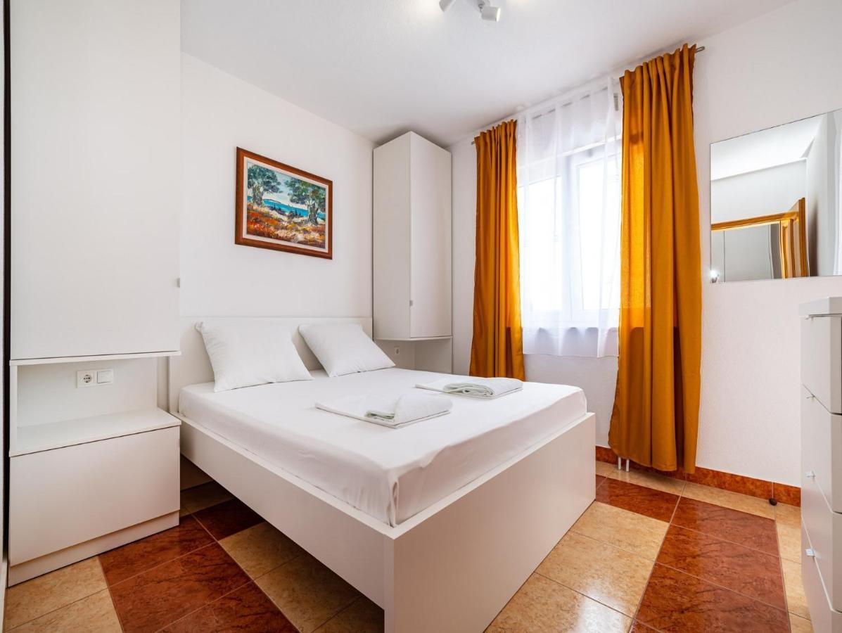 Apartments Prkacin Starigrad Paklenica Ngoại thất bức ảnh