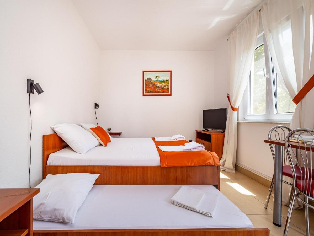 Apartments Prkacin Starigrad Paklenica Ngoại thất bức ảnh